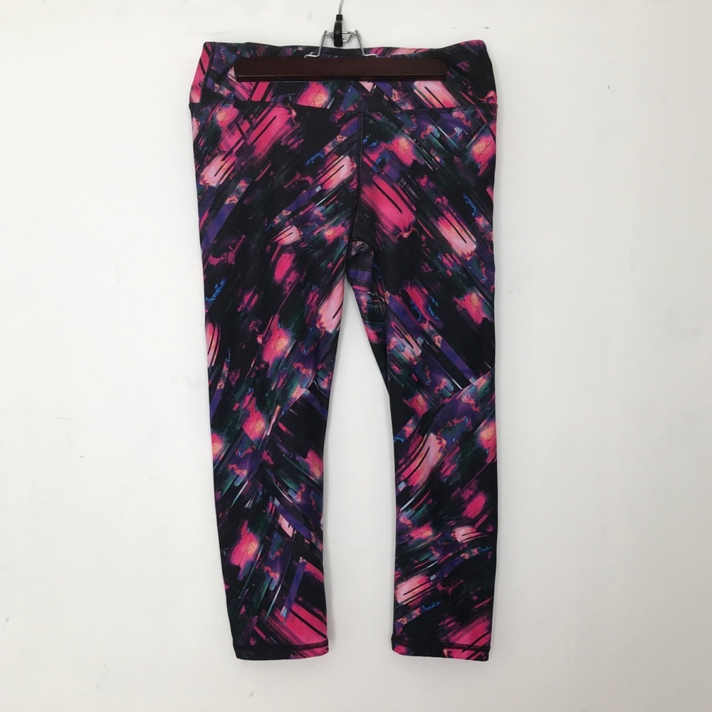 Fabletics Mid-Rise Powerhold Capri - Athletic
